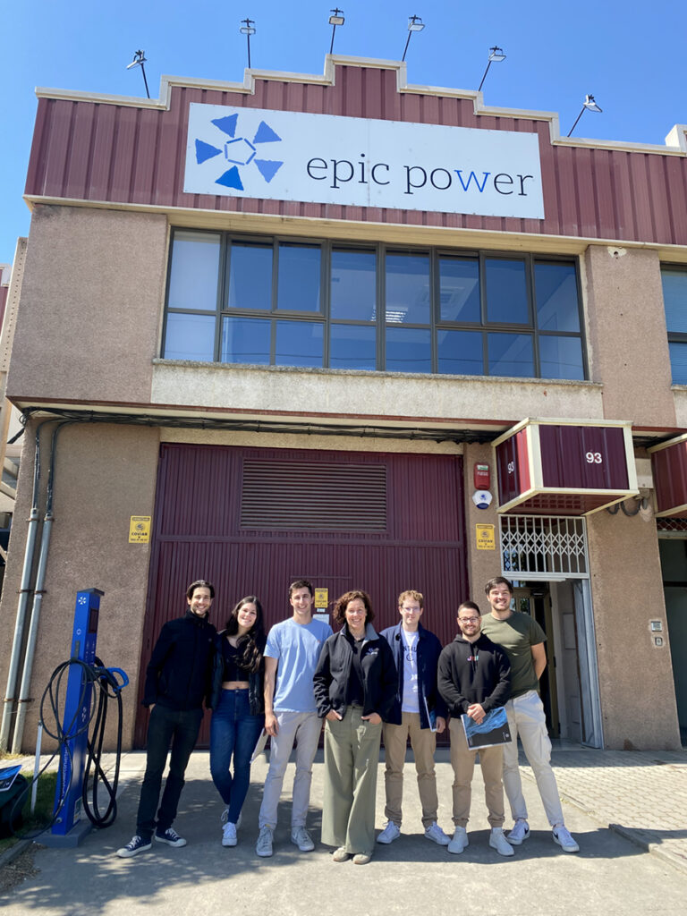 Estudiantes de ingeniería de la Universidad de Zaragoza visitan las instalaciones de Epic Power Converters